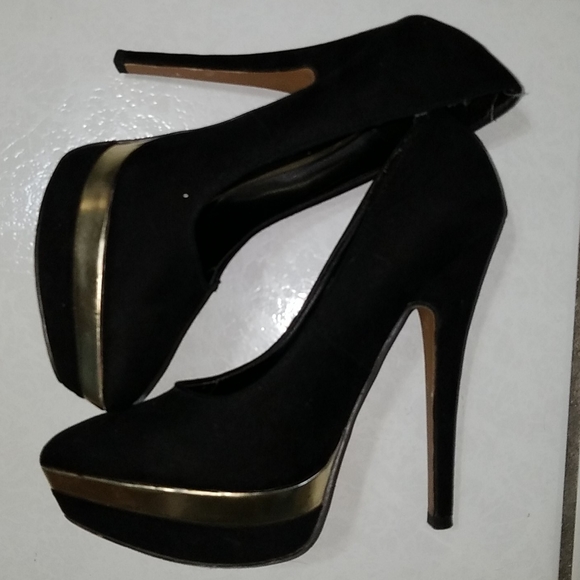 Black Stilettos - Picture 2 of 3